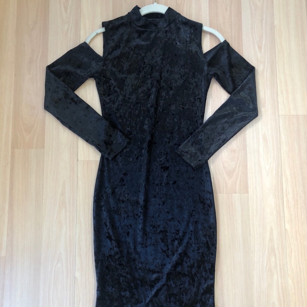 🍍3/25 item IN STYLE Black Velvet Dress